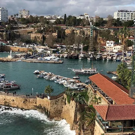 מלון Reutlingen Hof 3*