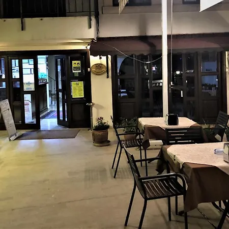 מלון Reutlingen Hof 3*