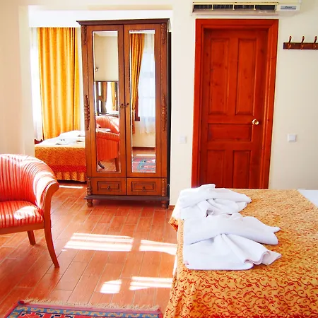 Reutlingen Hof מלון