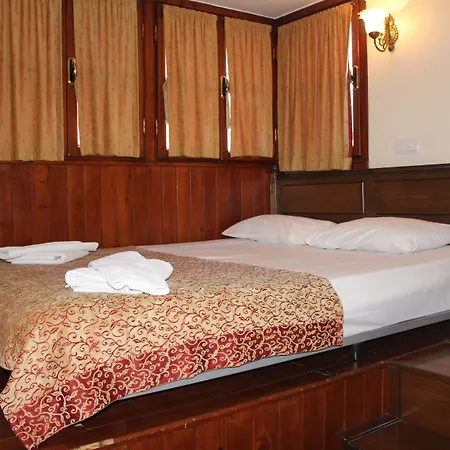 Reutlingen Hof אנטליה