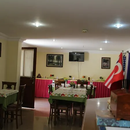 מלון Reutlingen Hof 3*