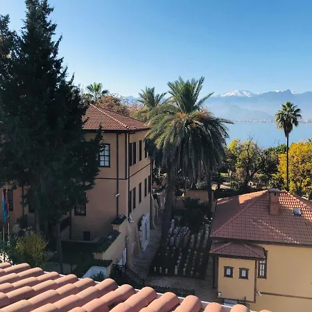 Reutlingen Hof מלון 3*